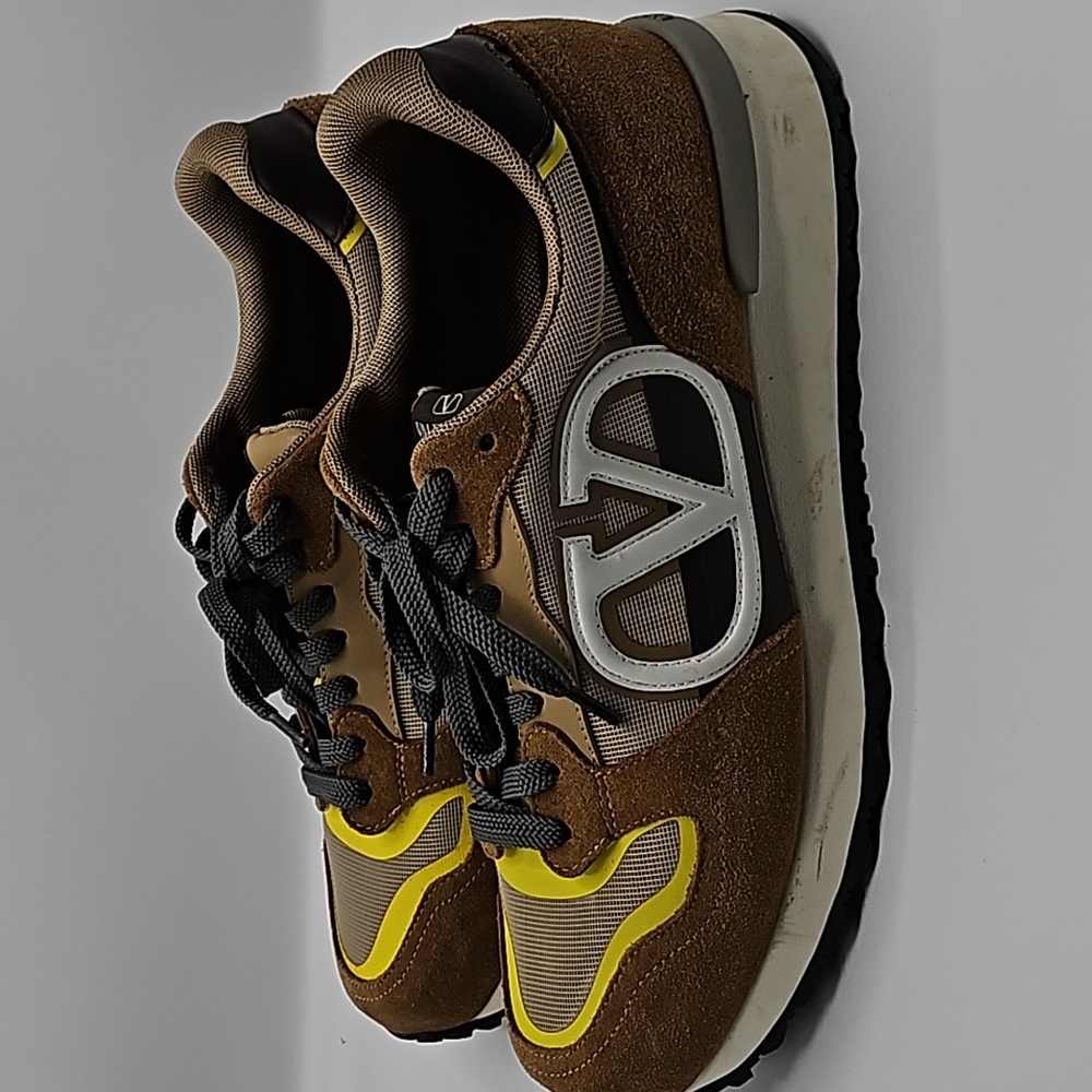 Valentino V-Logo Pace Sneakers